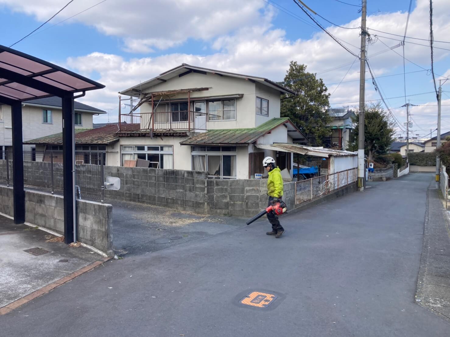 伐採作業を終えた所で最後の清掃を行い、作業は無事完了！